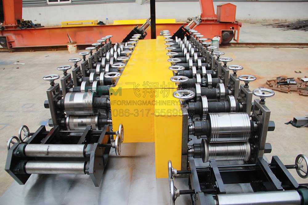 Steel keel roll forming machine for ceiling