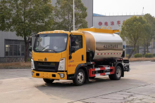 HOWO Asphalt Distributor Truck