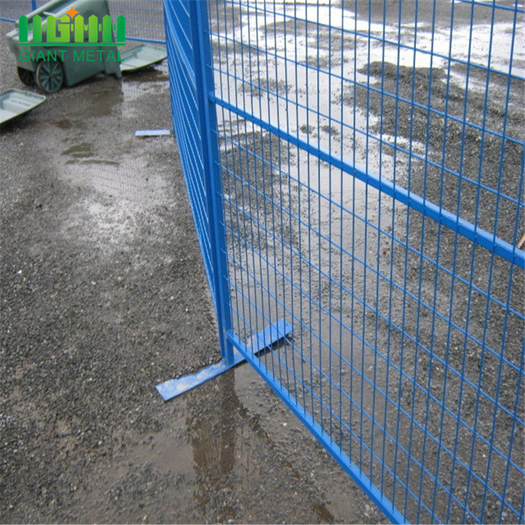 Removable temporary welded powder coated fence