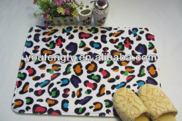 Decorative polyester bath rug