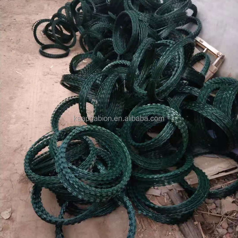 Powder coated green color Anti rust Razor Blade Barbed Wire