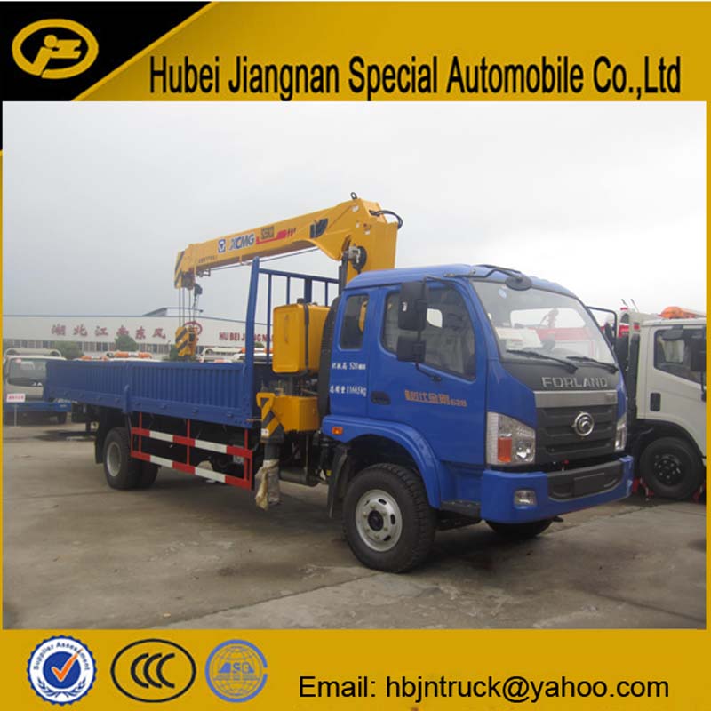 Cargo Truck With Crane