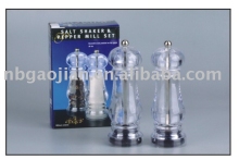 salt and pepper mill set