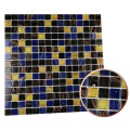 Piastrelle a mosaico in vetro con decoro marrone linee dorate