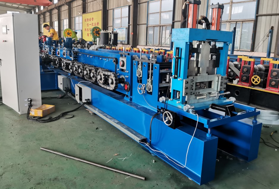 Automatic High Speed Strut Channel CUZ Purlin Roofing Sheet Cold Roll Forming Machine Lipped  Making Machine Stud and Track Mach