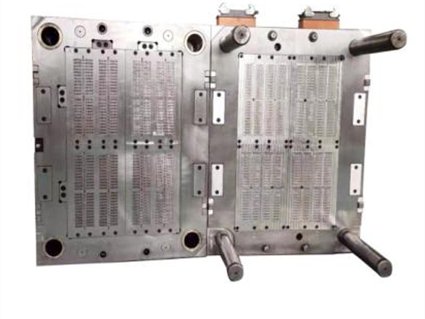 Flat Drip Mould With 384 Cavity Semi-hot Runner