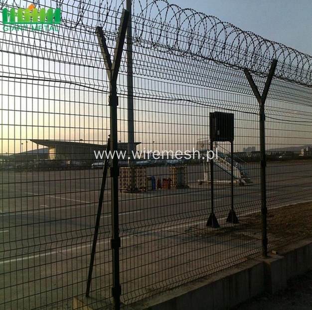 easily assembled airport security fence for protection