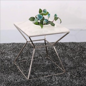 Table d&#39;appoint carrée moderne simple