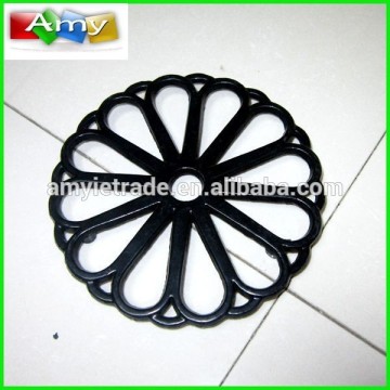 powder coating cast iron trivet