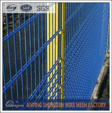 heavy gauge welded wire fence