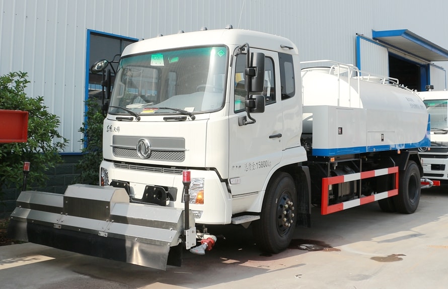 street washing truck