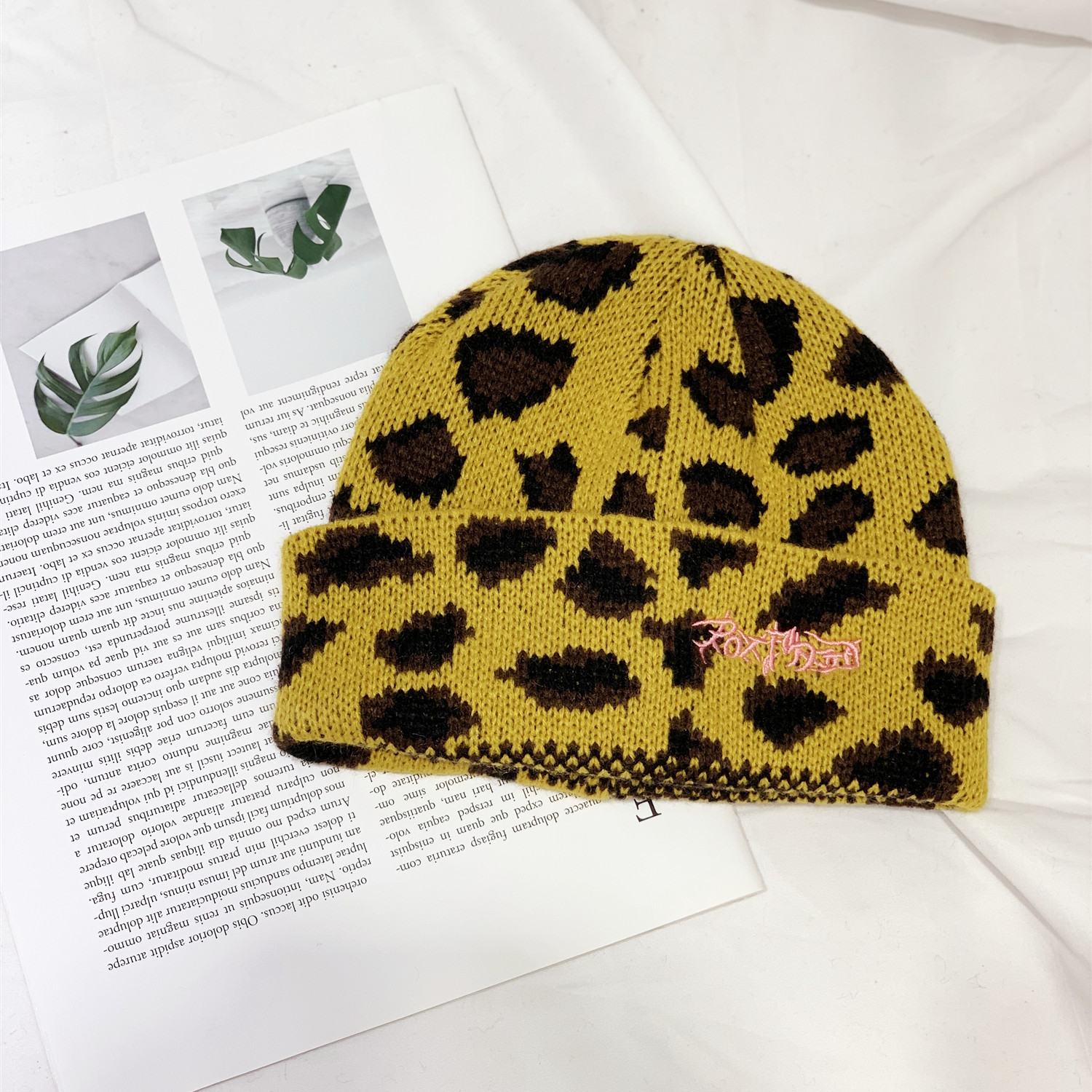 Leopard embroidered knitted hats for boys and girls (3)