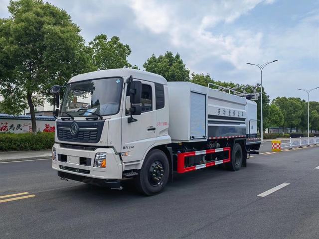 Dongfeng 4x2 تفجير الشاحنة الصحافة