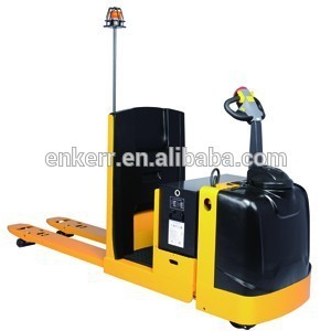 Central ride powered pallet truck