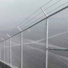 Wholesale High Quality Galvanized Chain Link Security Fence with Barbwire on Top