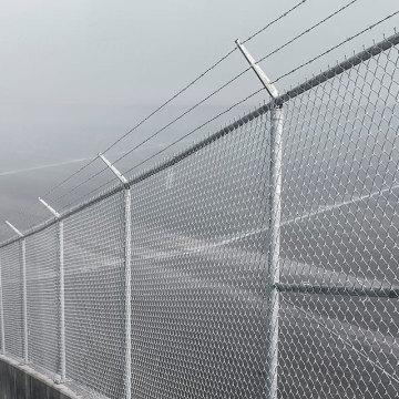 Wholesale High Quality Galvanized Chain Link Security Fence with Barbwire on Top