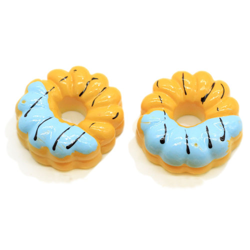 Cute Donut Flatback Resina Cabochon Simulazione Cartoon Food Gioca per la decorazione del telefono Accessori per capelli fai da te Scrapbooking