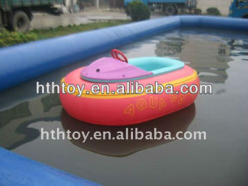 Water park pool bumper boat