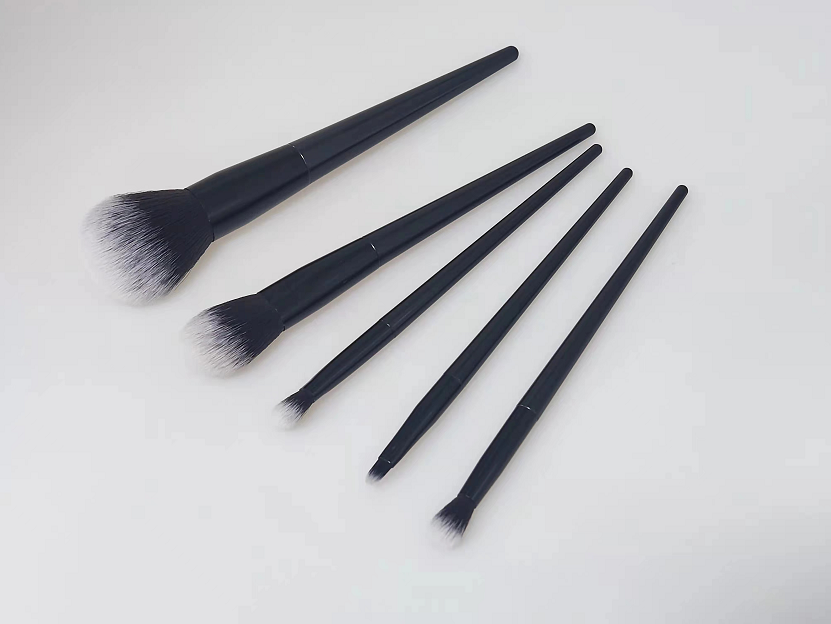 COSMETIC BRUSH 006