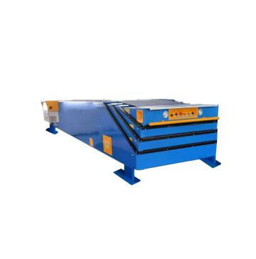 Automatic truck loading conveyor