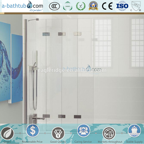 Folding bathtub shower screen