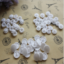 Custom white plastic snap buttons