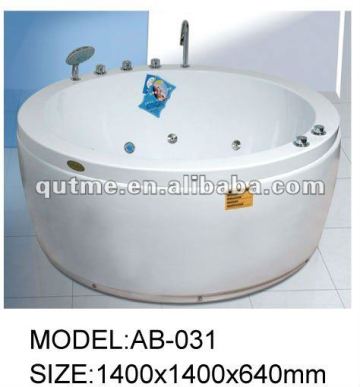 round whirlpool bath tub