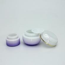 A 30g cosmetic glass bottle