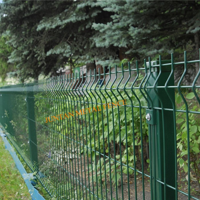 Hot Dipped Galvanized Curved Welded Wire Mesh Fence Jpg