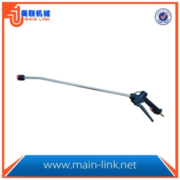 Garden sprayer on wheels