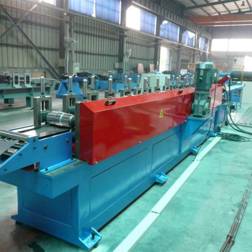 Metal plate cold rolling forming machine