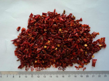 Chinese 2013 crop dehydrated dried sweet red paprika flakes with eu standard