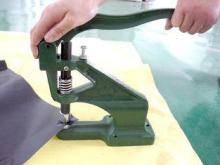 Green Manual eyelet machine / grommet machine for PVC  fabr