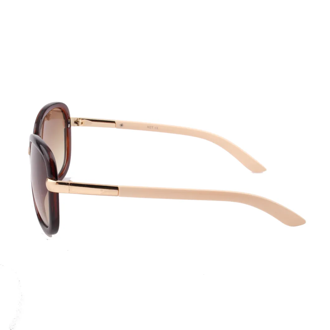2017 Fashionable Oval Shape Sunglasses with Metal