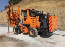High functionality Full-hydraulic Highway Pile Driver