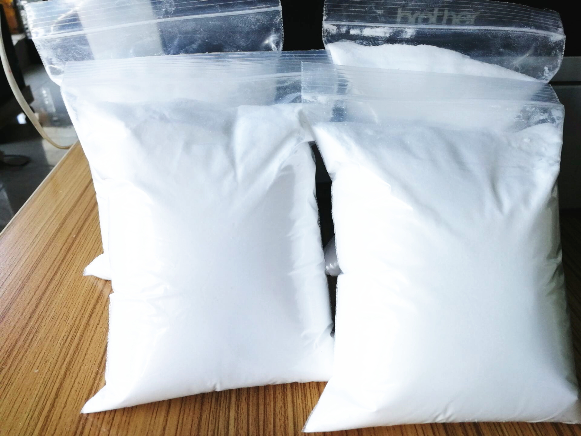 white crystalline powder industry grade 99.7%min Adipic acid