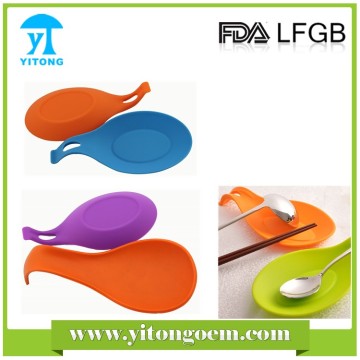 Yitong 2017 kitchen tools latest item silicone soup spoon rest