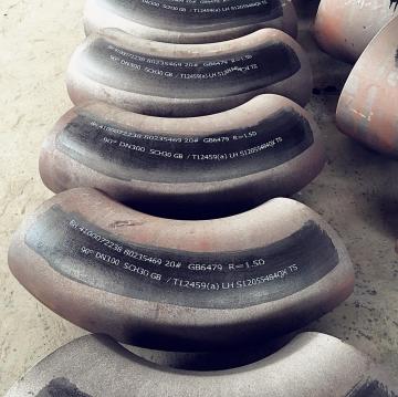 Pipe fitting black paint elbow