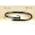 Unisex de acero inoxidable con CZ Nail Style Love Bangle Bracelet para mujeres hombres