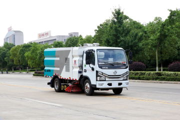 parking lot sweeper truck Dongfeng Xiaoduolika