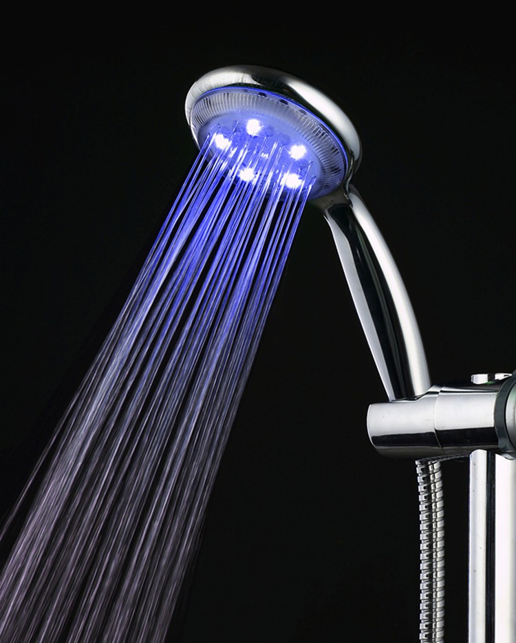 pommeaux de douche illuminés