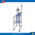 Laboratoire utilisant un distillateur double vitrage en verre