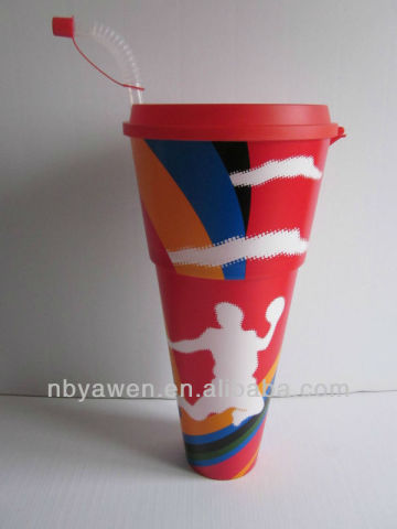 plastic cups with lids and straws