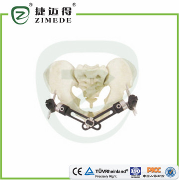 Pelvic fragment external fixator spanning external fixator surgery