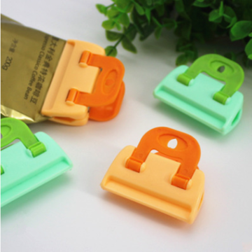 4pcs Plastic Snack Storage Sealed Pocket Seal Clip Food Bag Clip Kitchen Tool Household Food Clip