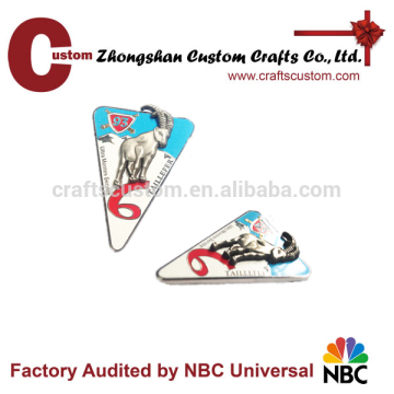 Custom lapel pin manufacturers china,3D lapel pins flower