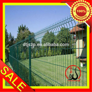 Square wire mesh fence