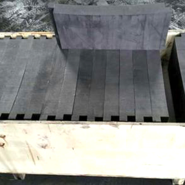 Vibration molding graphite block