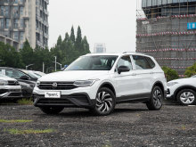 New gasoline car Volkswagen Tiguan L