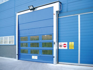 Fast action PVC stacking door for dock solution